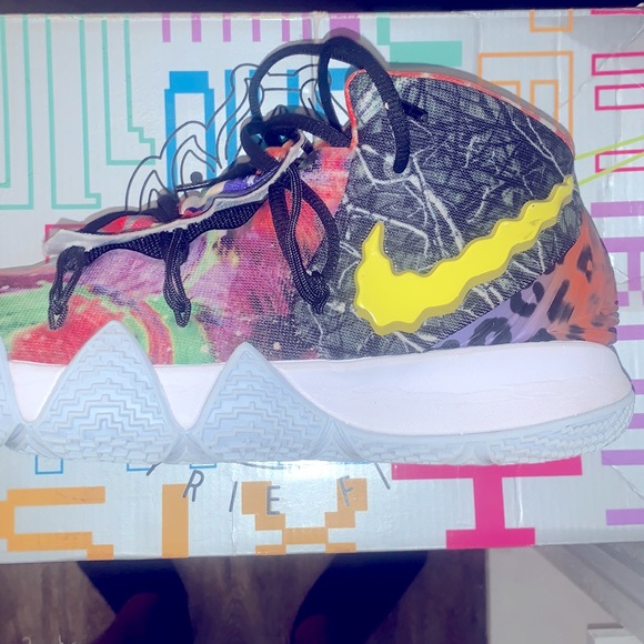 I’m selling different colored nikes self made - Picture 2 of 2